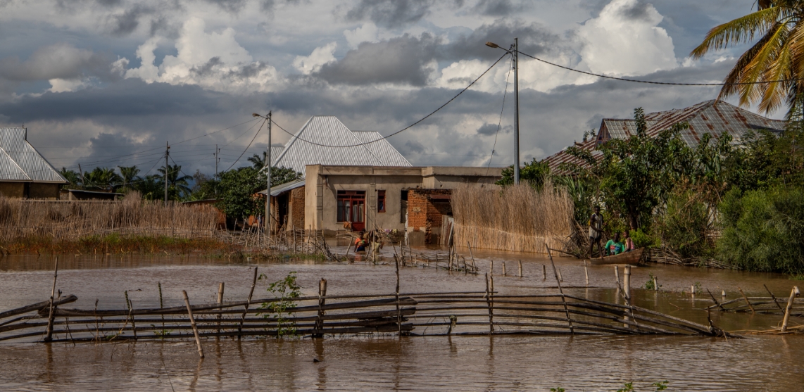 Crops and houses have been destroyed by the heavy floods in the Gatumba area.<br />
